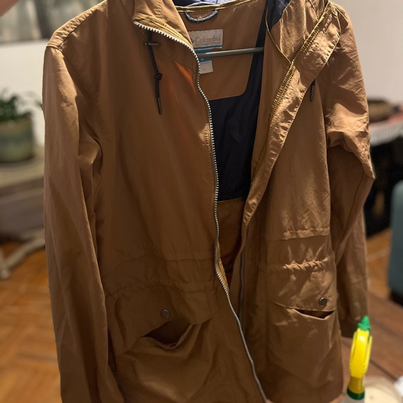 Columbia wind breaker. Work a few times just too small for me. - Picture 2 of 3